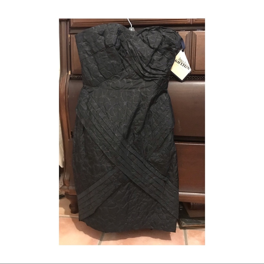 Strapless dress